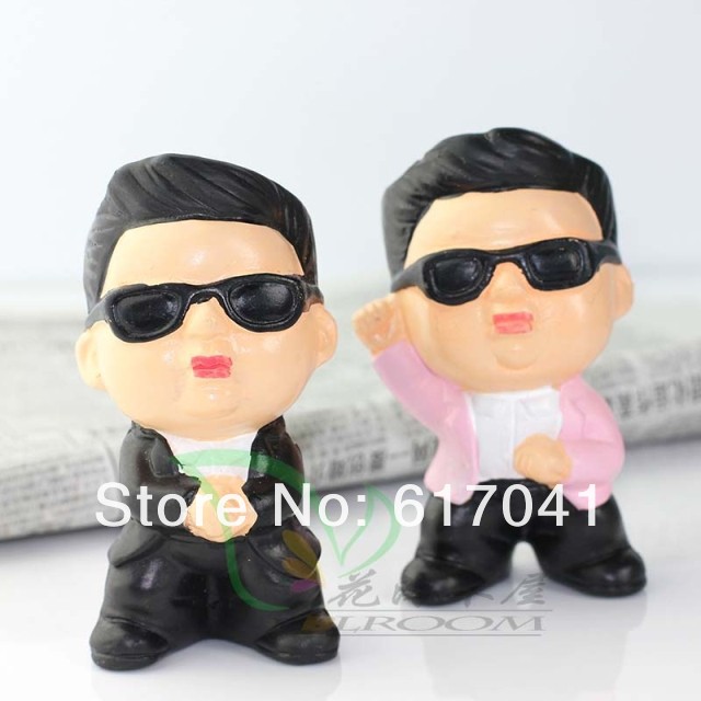 DIY-gift-Gangnam-style-uncle-Magic-Grass-Plant-Pot-Grass-Head-Doll-Toy-gift-in-offce (4).jpg