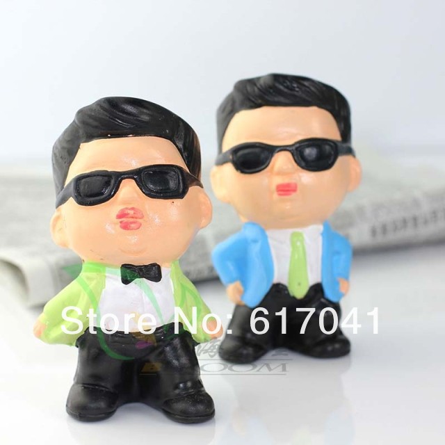 DIY-gift-Gangnam-style-uncle-Magic-Grass-Plant-Pot-Grass-Head-Doll-Toy-gift-in-offce (3).jpg