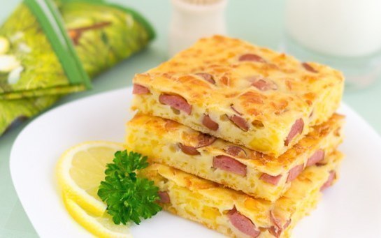 Пирог с сыром и сосисками.jpg
