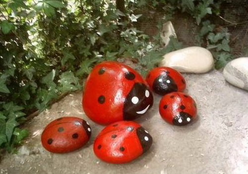 божьи коровки в саду.jpg
