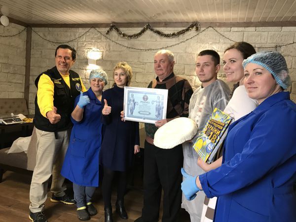 Крупнейший в Украине шампиньон.jpg