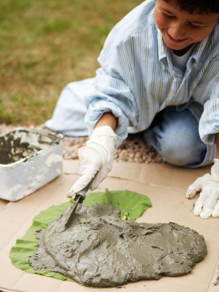 RX-DK-RSG01604_spread-out-cement_s3x4_lg.jpg